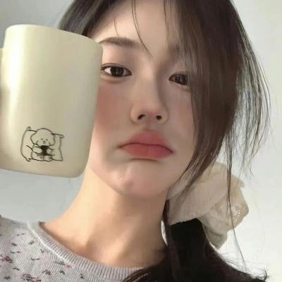 看她轻轻的飞起